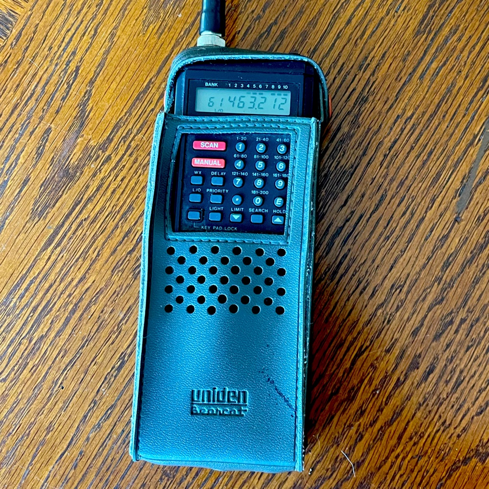 Vintage Bearcat BC200XLT 200 Channel Programmable Scanner With Headsets/Charger
